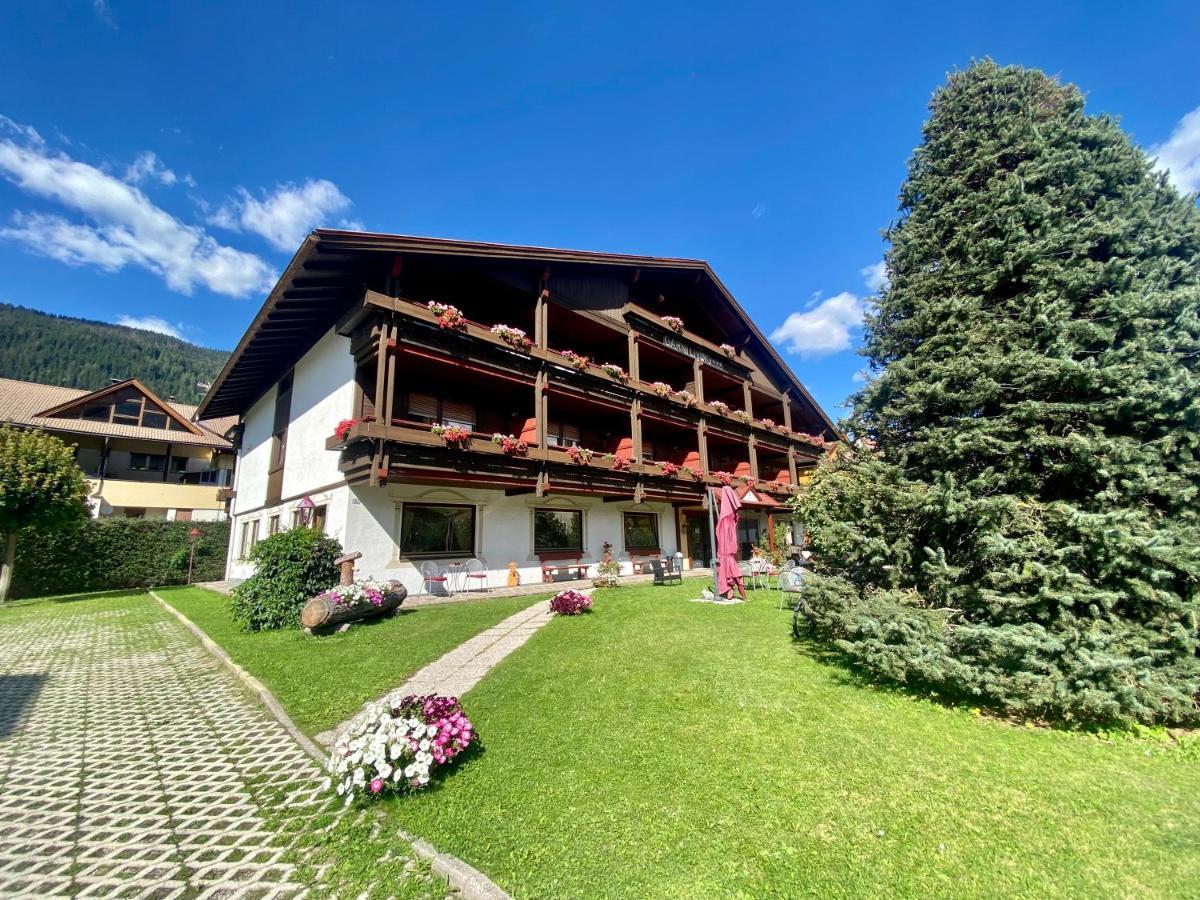 Hotel Garni Living San Candido Zewnętrze zdjęcie